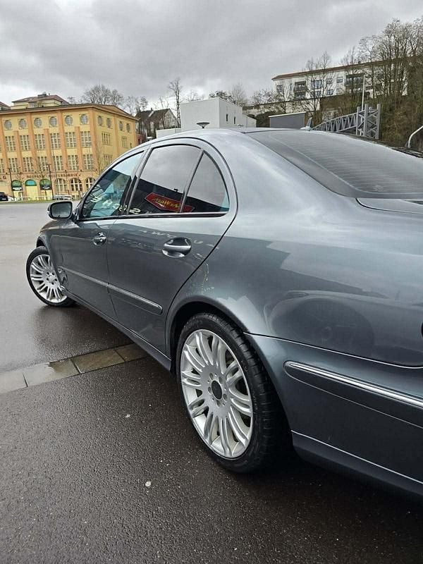 Gebraucht Mercedes E280 190 PS (139 kW) 2008 Grau Limousine