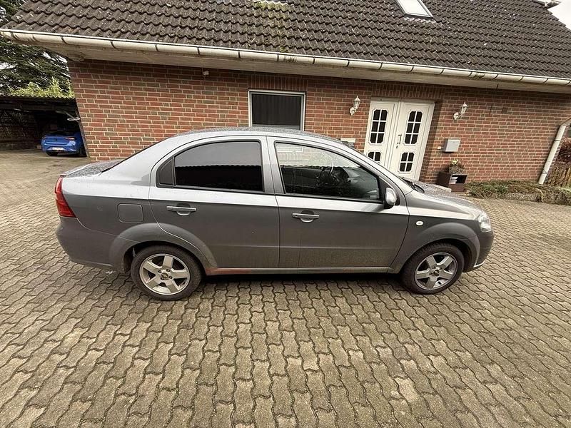 Gebraucht Chevrolet Aveo LT 94 PS (69 kW) 2009 Grau Limousine