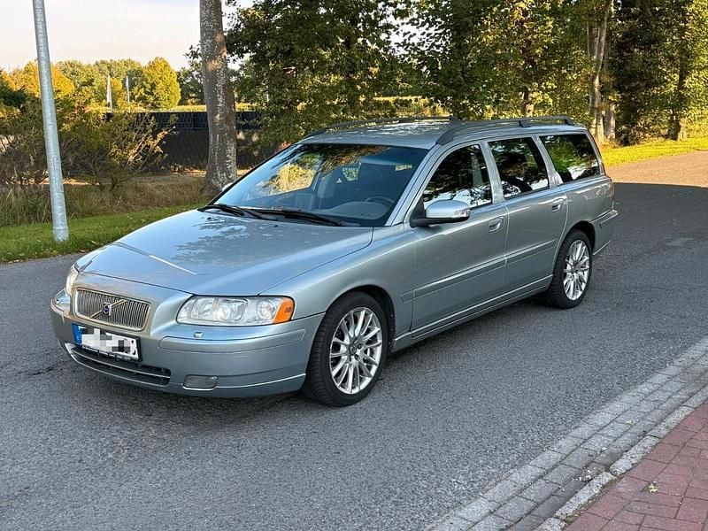 Silber Gebraucht 2006 Volvo V70 Kombi | 1.800 € (Guter Preis) - Bild 1/4
