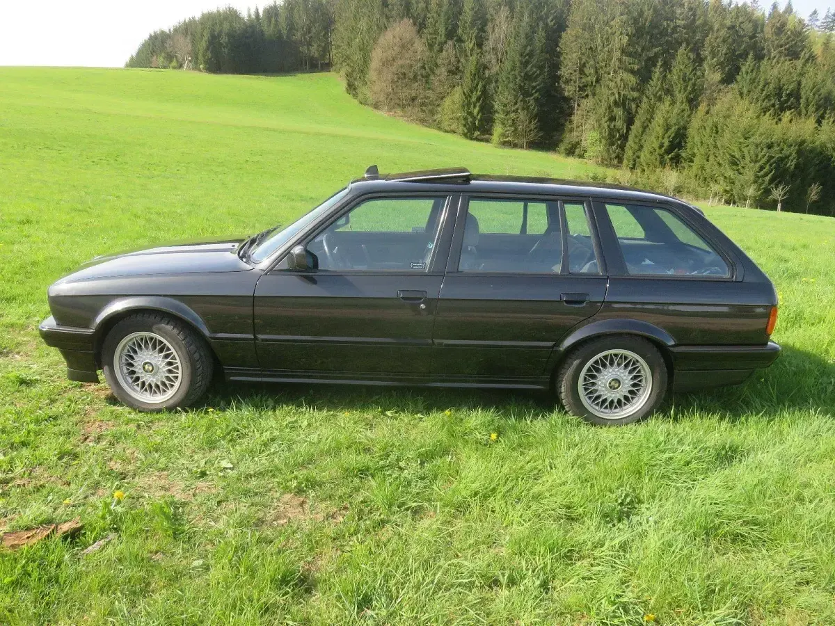 Gebraucht BMW 320 129 PS (94 kW) 1988 Schwarz Kombi