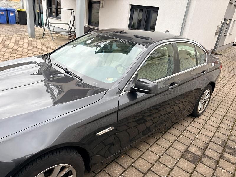 Gebraucht BMW 520 184 PS (135 kW) 2010 Andere farben Limousine