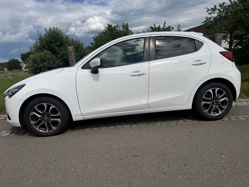 Gebraucht Mazda 2 Nakama 90 PS (66 kW) 2017 Weiß Limousine