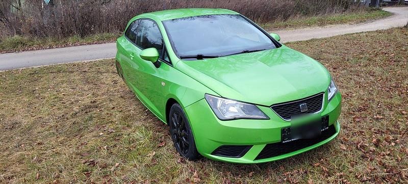 Grün Gebraucht 2012 Seat Ibiza Kleinwagen | 18.990 € - Bild 1/4