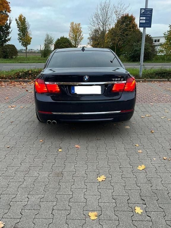 Blau Gebraucht 2012 BMW 730 Limousine | 13.700 € (Guter Preis) - Bild 1/4