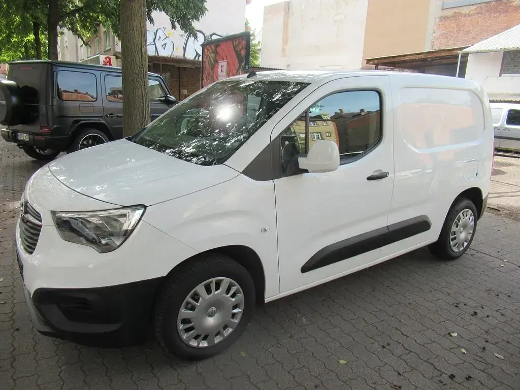Gebraucht Opel Combo 2019 Weiß Van / Kleinbus