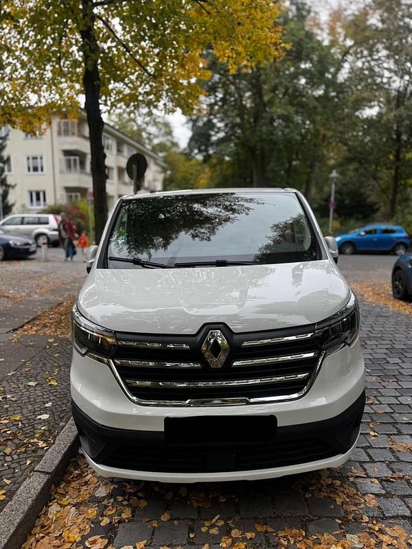 Weiß Gebraucht 2022 Renault Trafic Van | 29.100 € - Bild 1/4