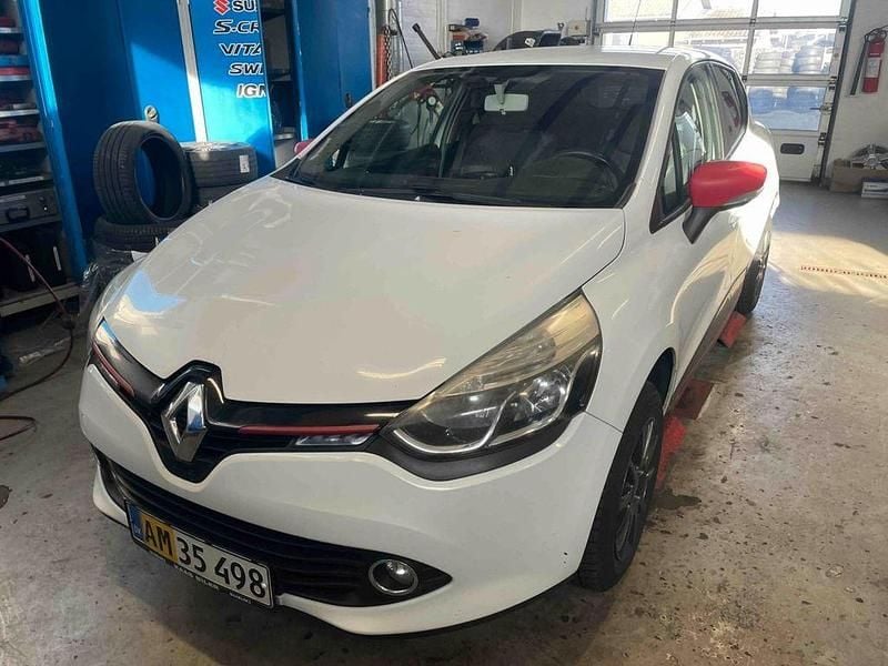 Second-hand Renault Clio IV Expression 75 CP (55 kW) 2014 Alb Berlinǎ