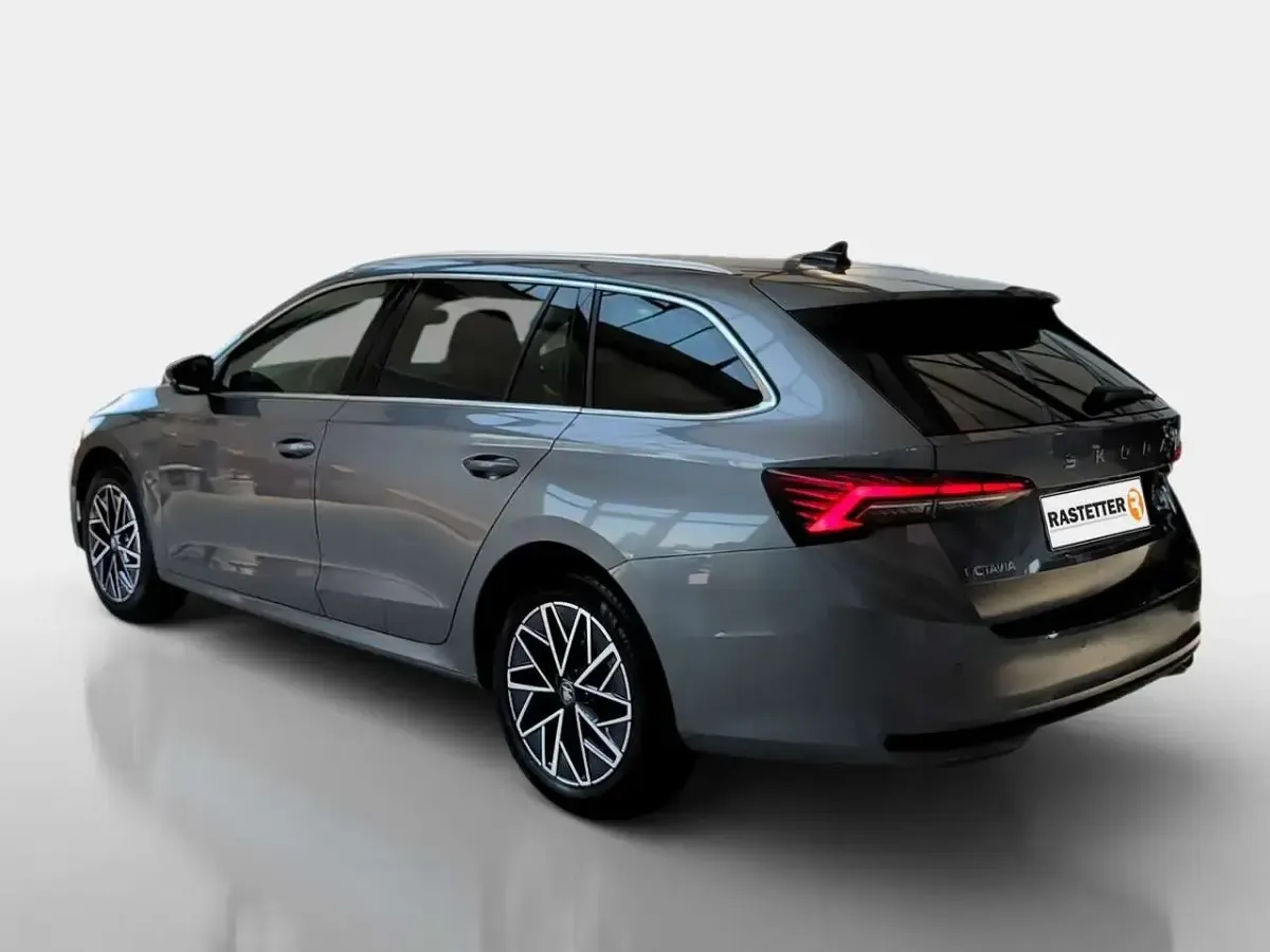 Neu Skoda Octavia Selection 150 PS (110 kW) 2026 Grau Kombi