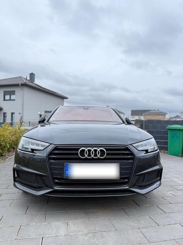 Gebraucht Audi A4 150 PS (110 kW) 2019 Grau Kombi