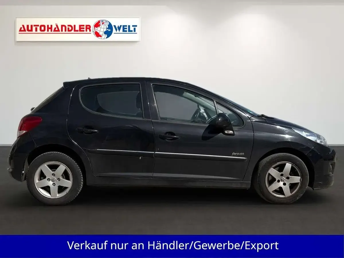 Gebraucht Peugeot 207 95 PS (69 kW) 2012 Schwarz Kleinwagen