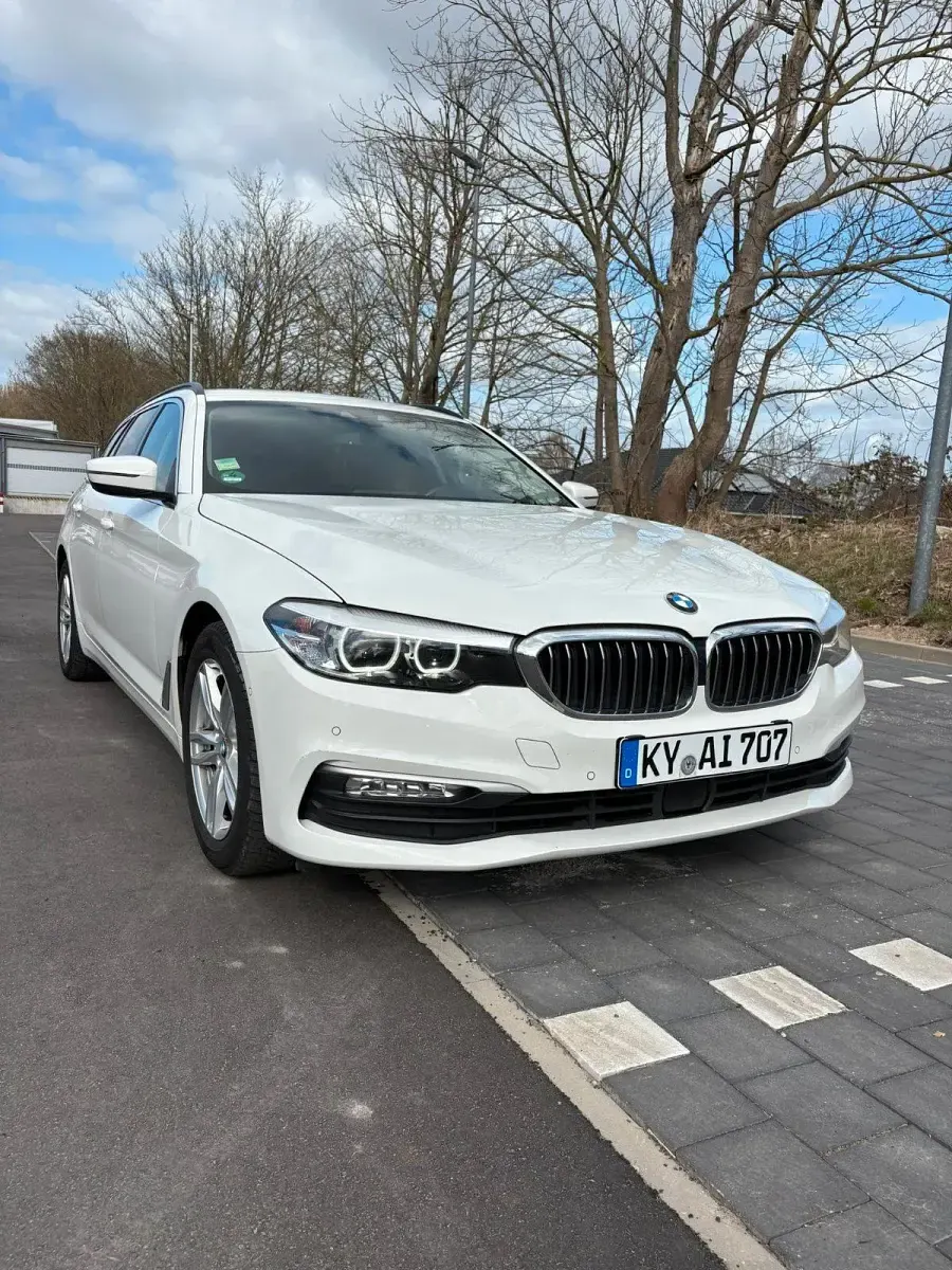 Gebraucht BMW 530 Performance 265 PS (194 kW) 2018 Weiß Kombi