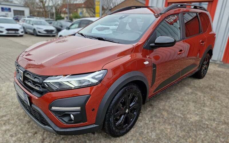 Braun Gebraucht 2022 Dacia Jogger Extreme Kombi | 20.650 € (Fairer Preis) - Bild 1/4
