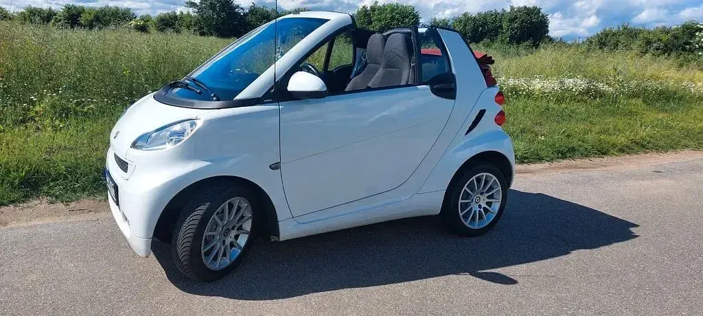 Gebraucht Smart ForTwo Cabrio 84 PS (61 kW) 2011 Weiß Cabrio