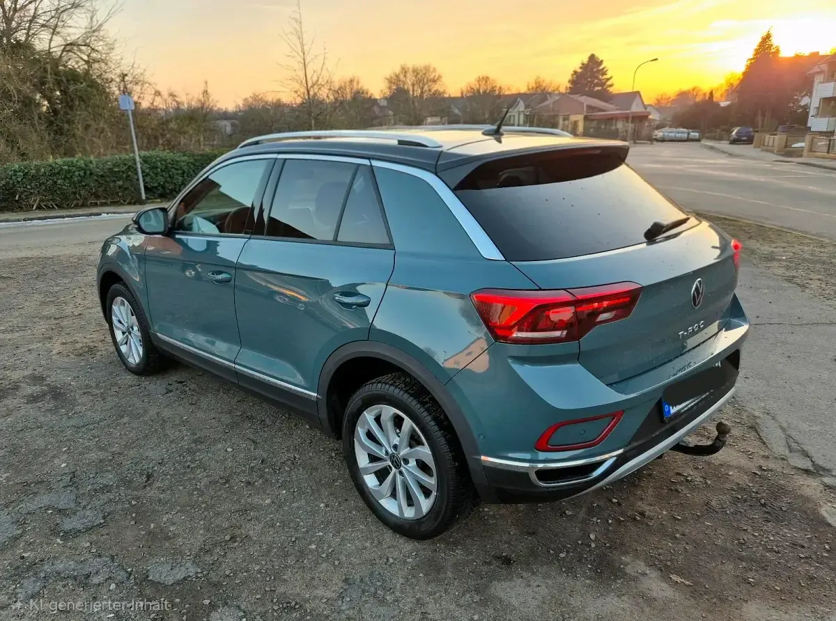 Gebraucht VW T-Roc 150 PS (110 kW) 2021 Blau SUV
