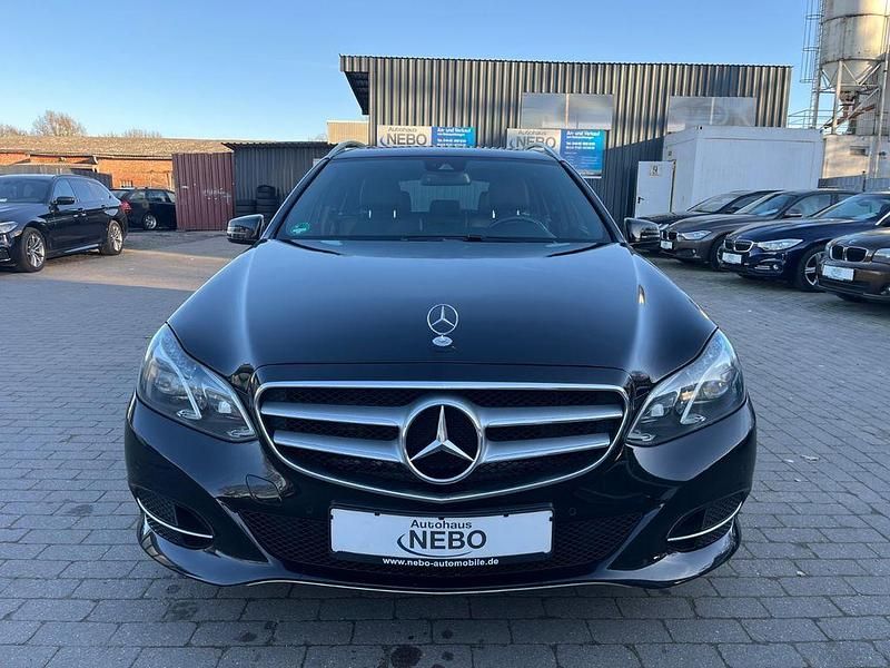 Gebraucht Mercedes E350 Avantgarde 258 PS (189 kW) 2015 Schwarz Kombi