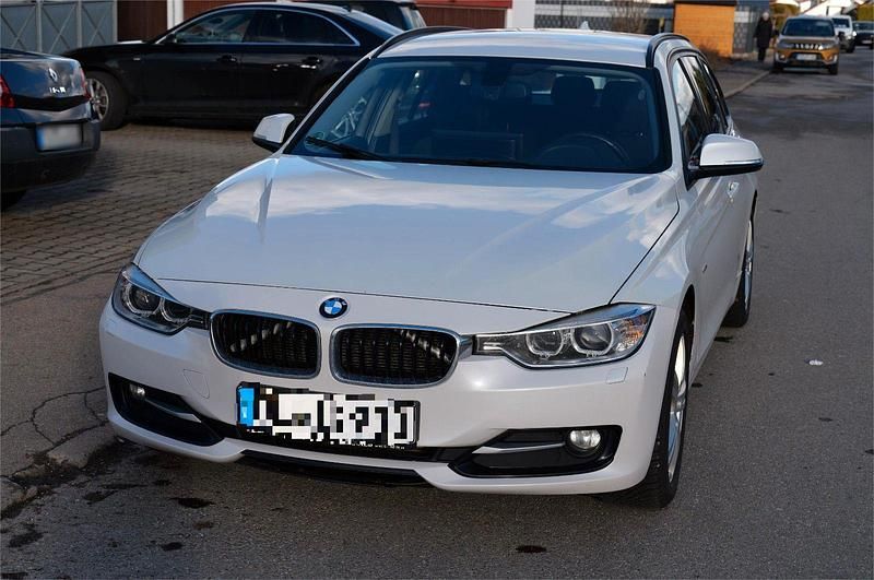 Second-hand BMW 320 184 CP (135 kW) 2012 Alb Berlinǎ