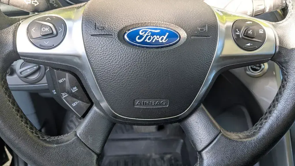 Second-hand Ford C-MAX SYNC Edition 163 CP (119 kW) 2013 Negru Monovolum