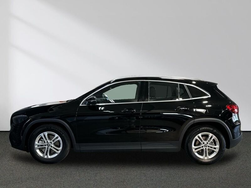 Gebraucht Mercedes GLA200 163 PS (119 kW) 2024 Schwarz SUV