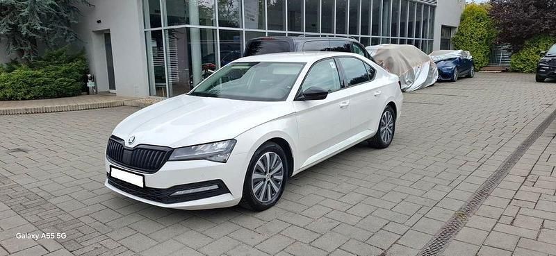 Weiß Gebraucht 2020 Skoda Superb Ambition Limousine | 17.900 € (Guter Preis) - Bild 1/4