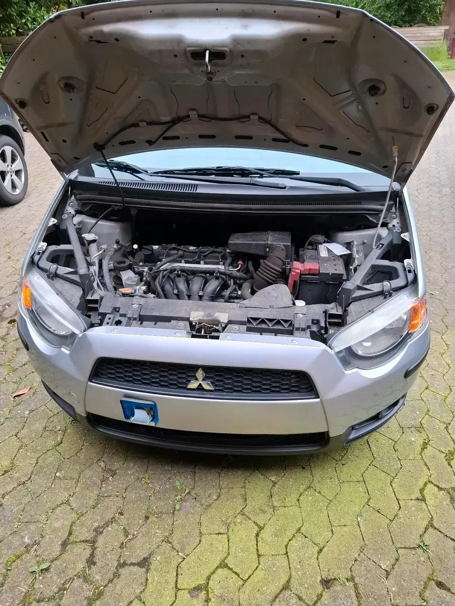 Gebraucht Mitsubishi Colt 95 PS (69 kW) 2012 Silber Kleinwagen