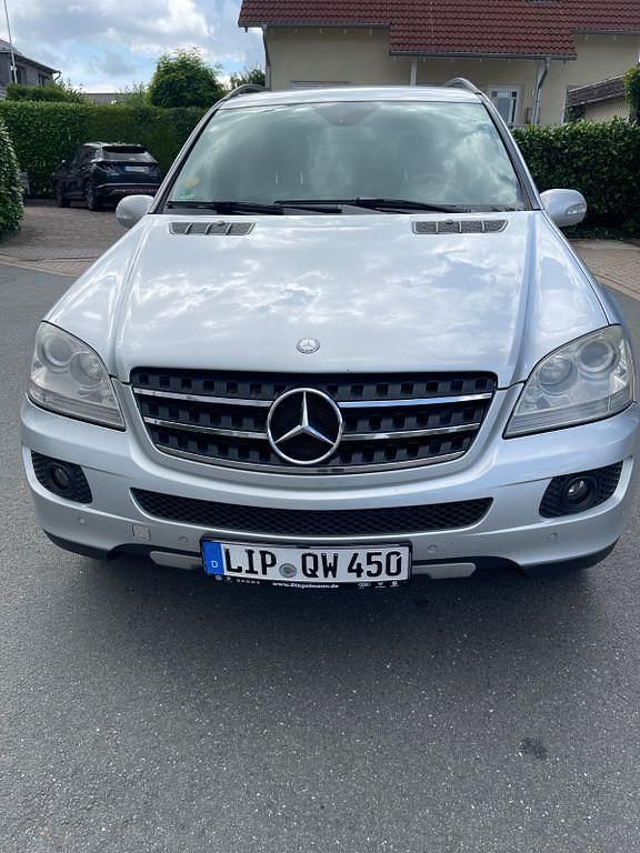 Silber Gebraucht 2007 Mercedes ML420 SUV | 5.650 € (Etwas zu teuer) - Bild 1/4