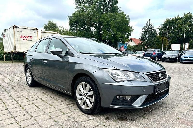 Grau Gebraucht 2018 Seat Leon ST Style Kombi | 12.299 € (Fairer Preis) - Bild 1/4