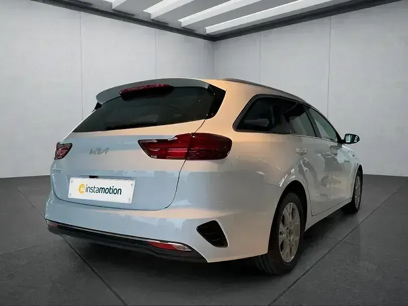 Usado Kia Ceed 99 CV (72 kW) 2025 Blanco Utilitario