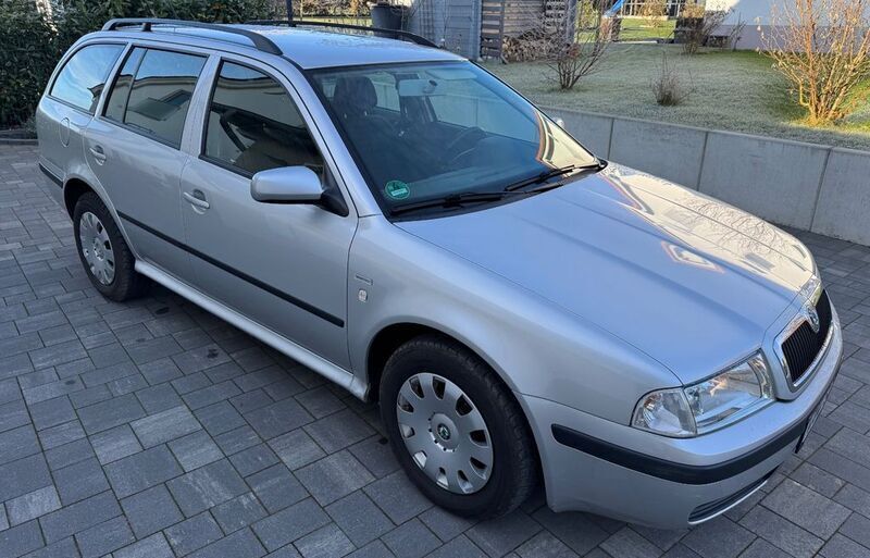 Silber Gebraucht 2003 Skoda Octavia Selection Kombi | 2.000 € (Guter Preis) - Bild 1/4
