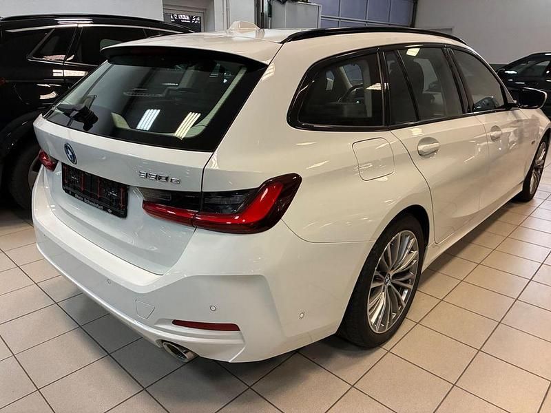 Gebraucht BMW 330e 292 PS (214 kW) 2022 Weiß Kombi