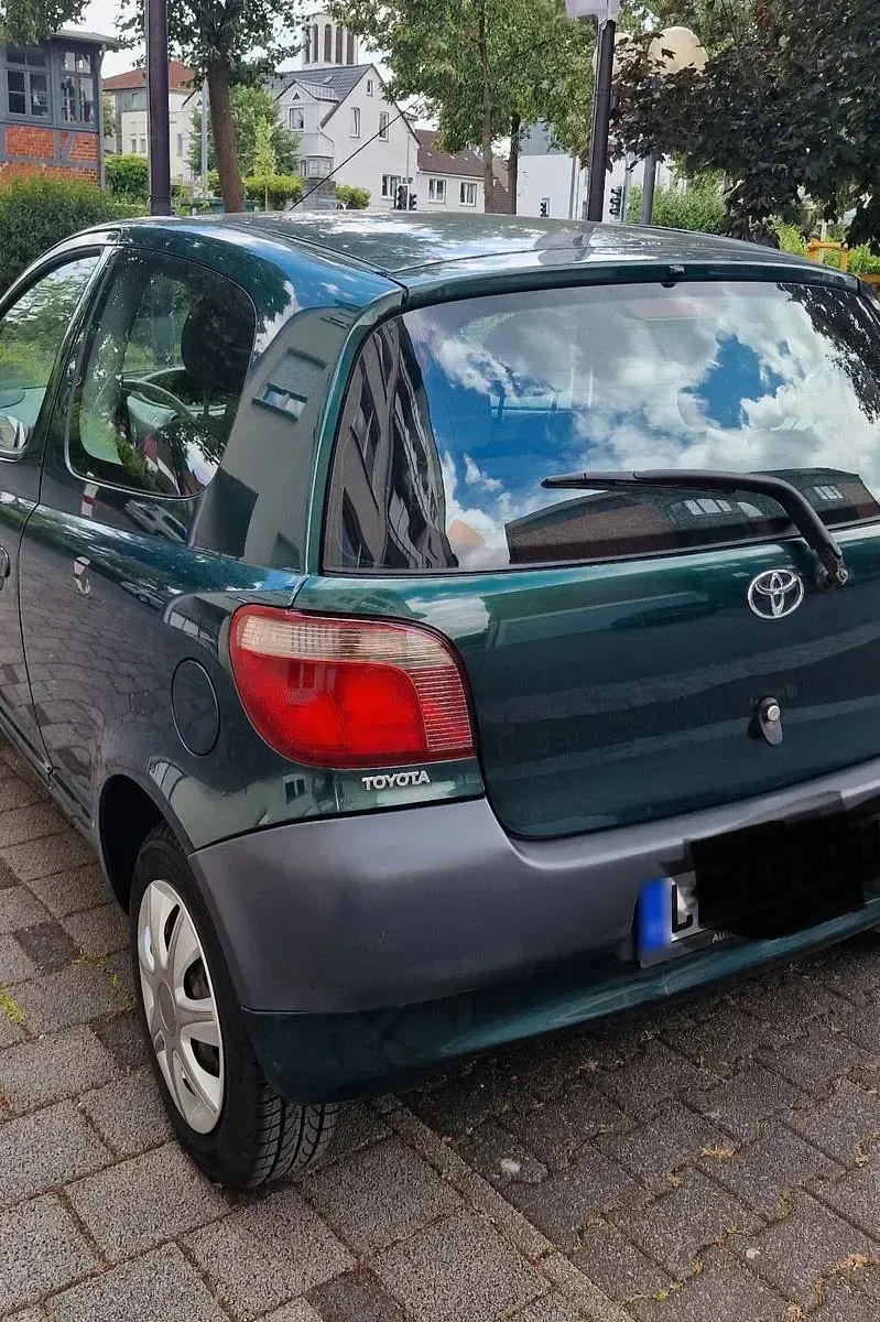 Gebraucht Toyota Yaris 68 PS (50 kW) 2002 Grün Limousine