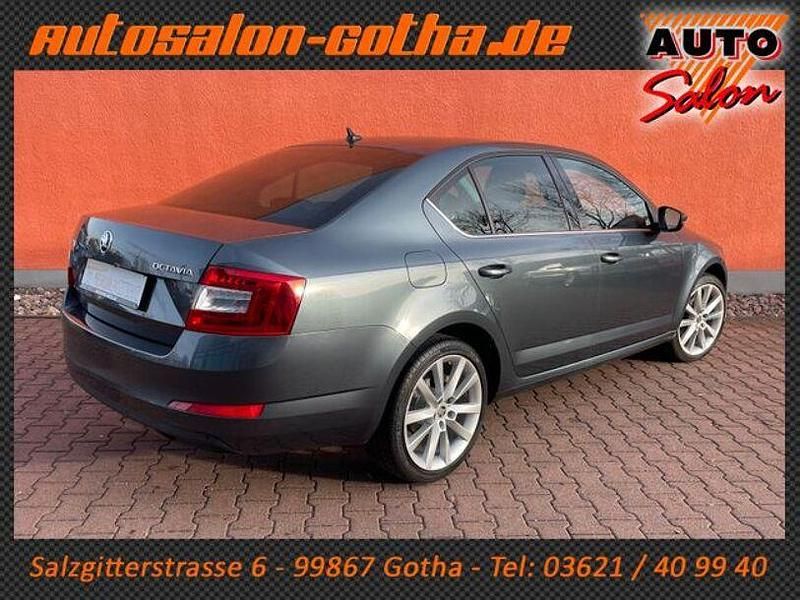 Gebraucht Skoda Octavia Style 150 PS (110 kW) 2016 Grau Limousine