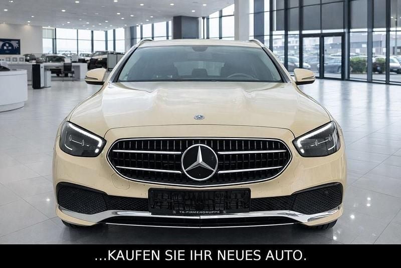 Gebraucht Mercedes E200 160 PS (117 kW) 2023 Beige Kombi