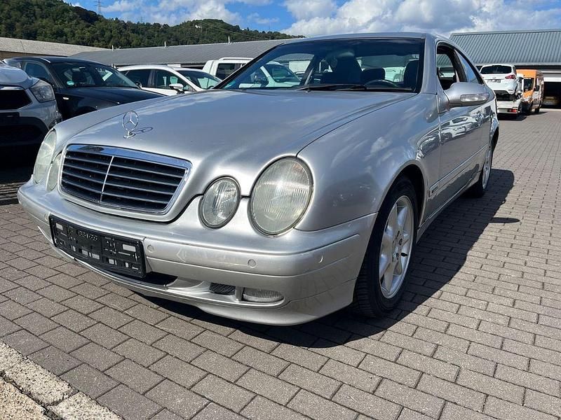 Silber Gebraucht 1999 Mercedes CLK200 Elegance Coupé | 2.900 € (Guter Preis) - Bild 1/4