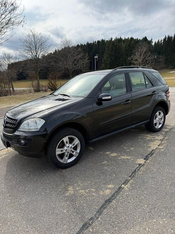Gebraucht Mercedes ML280 190 PS (139 kW) 2009 Schwarz SUV