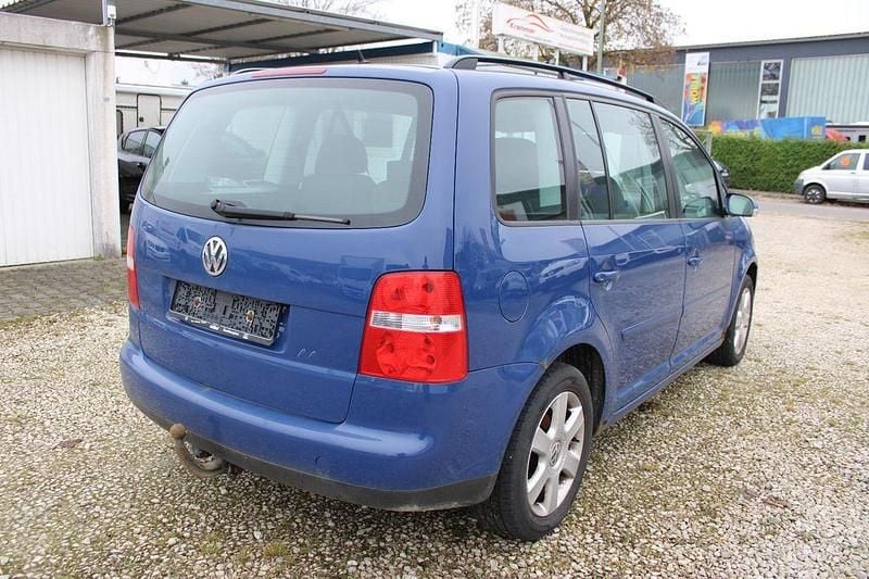 Gebraucht VW Touran 140 PS (102 kW) 2006 Blau Van / Kleinbus