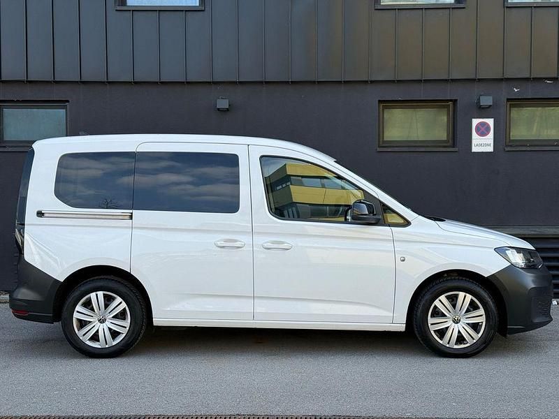Gebraucht VW Caddy Basis 122 PS (89 kW) 2022 Weiß Van / Kleinbus