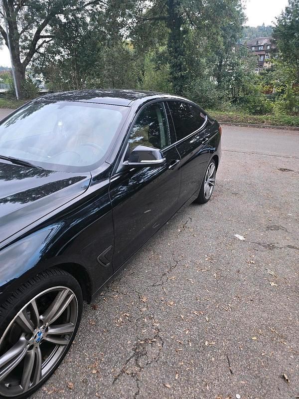 Gebraucht BMW 320 184 PS (135 kW) 2014 Schwarz Limousine