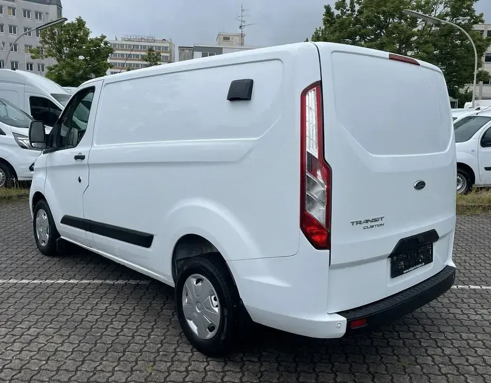 Gebraucht Ford Transit Custom 131 PS (96 kW) 2022 Weiß Van / Kleinbus