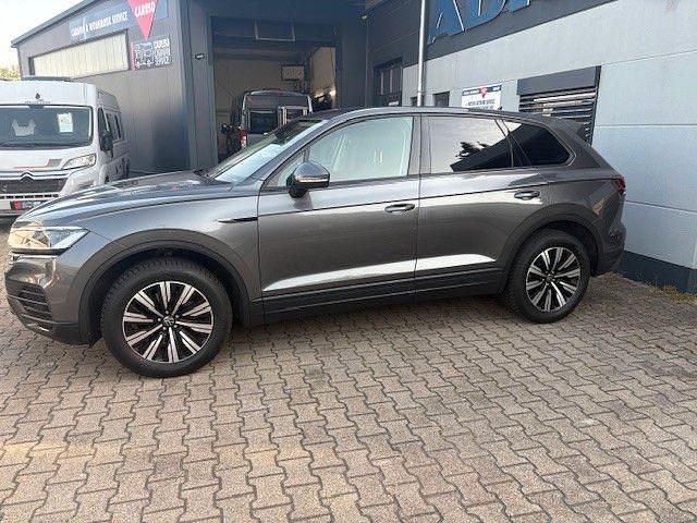 Gebraucht VW Touareg 231 PS (169 kW) 2021 Grau SUV