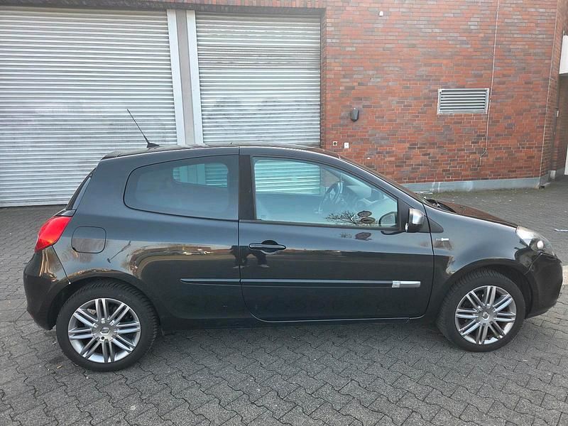 Gebraucht Renault Clio III 103 PS (75 kW) 2011 Schwarz Kleinwagen