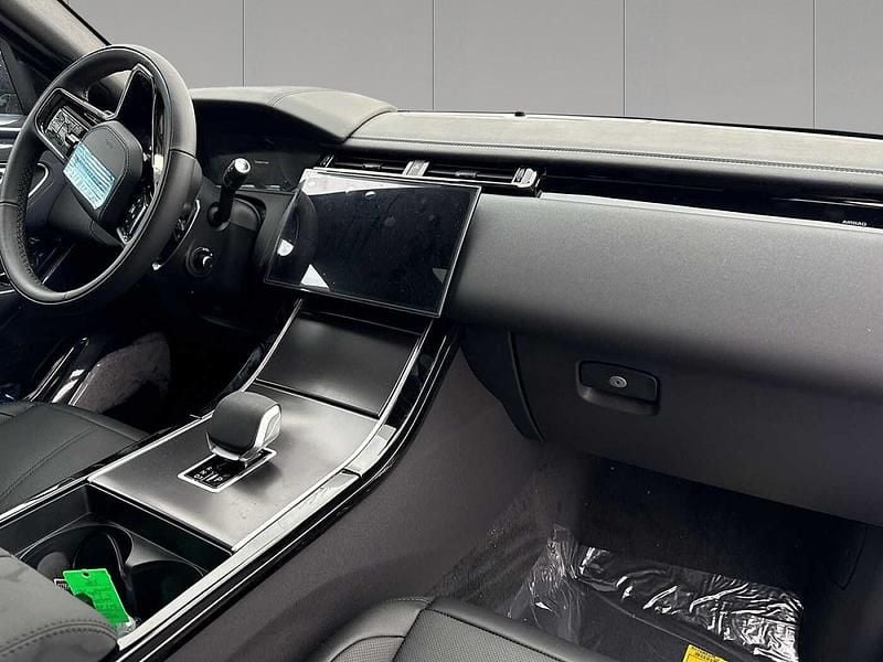 Second-hand Land Rover Range Rover Velar SE Dynamic 304 CP (223 kW) 2026 Negru SUV