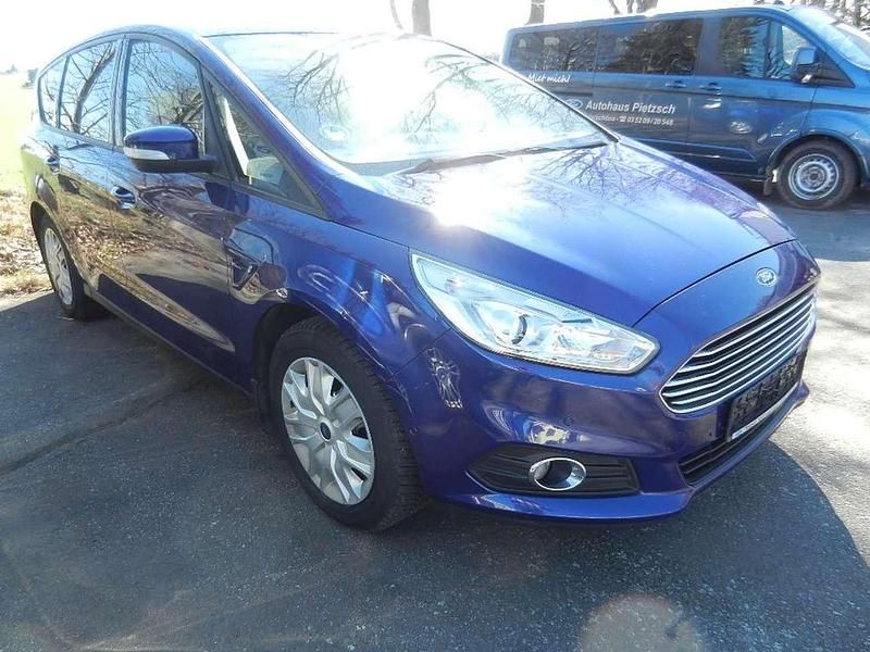 Indicblau metallic Gebraucht 2016 Ford S-MAX Trend Van / Kleinbus | 9.800 € (Guter Preis) - Bild 1/4