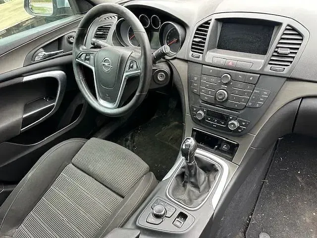 Gebraucht Opel Insignia Edition 160 PS (117 kW) 2012 Silber Kombi