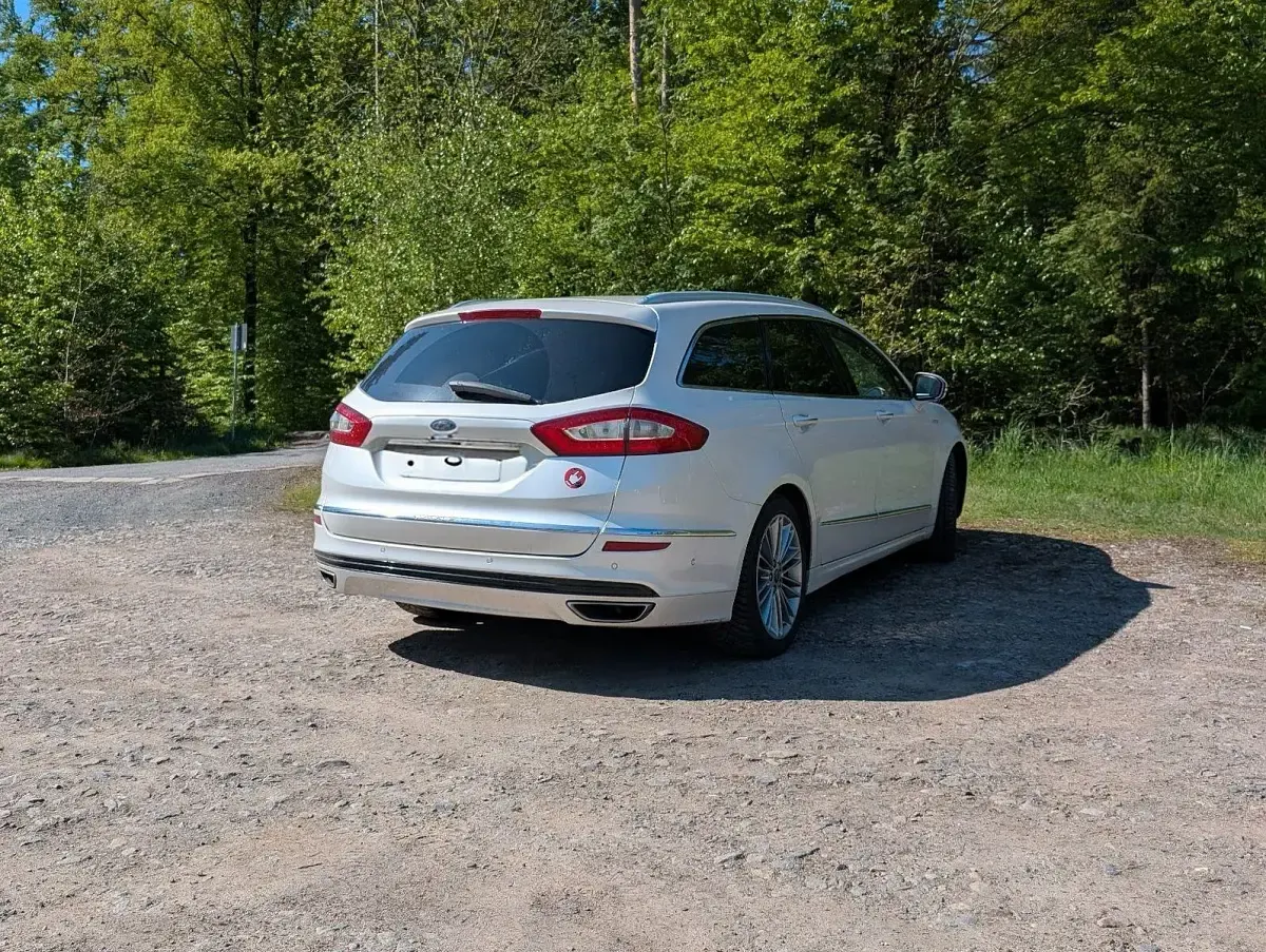 Second-hand Ford Mondeo Vignale 209 CP (153 kW) 2016 Alb Break