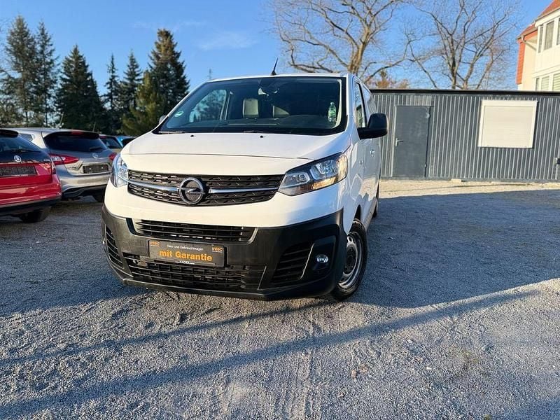 Gebraucht Opel Vivaro 122 PS (89 kW) 2019 Weiß Van / Kleinbus
