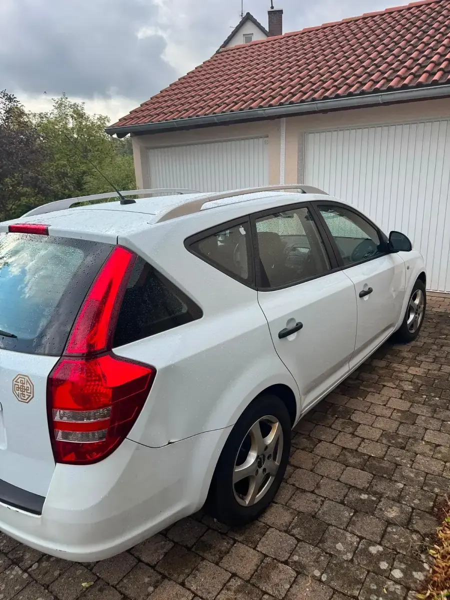 Gebraucht Kia Ceed LX 126 PS (92 kW) 2008 Weiß Kleinwagen