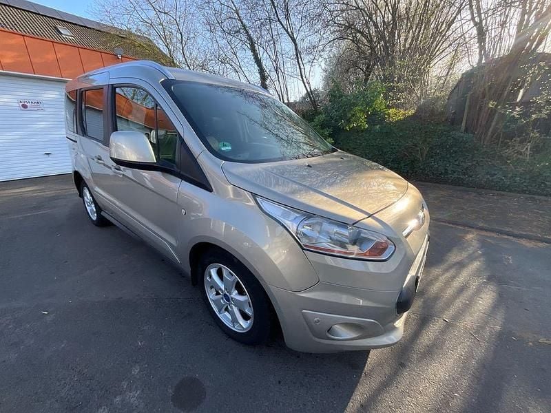 Gebraucht Ford Tourneo Connect Titanium 101 PS (74 kW) 2014 Silber Van / Kleinbus