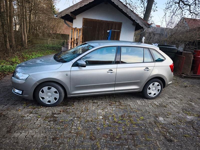 Gebraucht Skoda Rapid Drive 86 PS (63 kW) 2014 Beige Kleinwagen