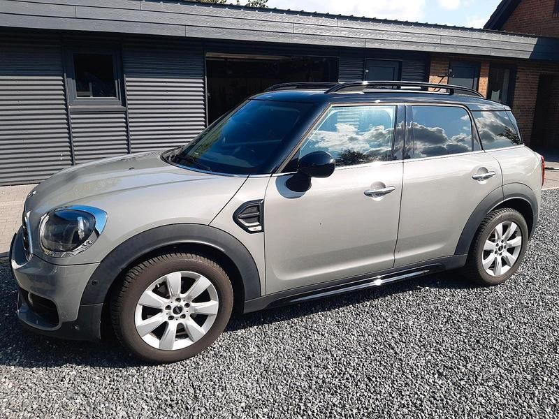 Grau Gebraucht 2018 Mini Cooper Countryman SUV | 15.890 € (Fairer Preis) - Bild 1/4