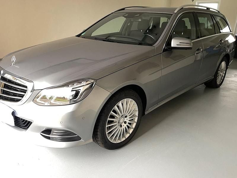 Gebraucht Mercedes E200 136 PS (100 kW) 2014 Grau Kombi